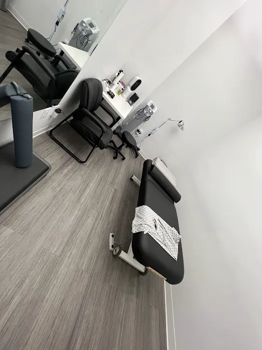 Dr. Charlie Bui, DC Picture 2