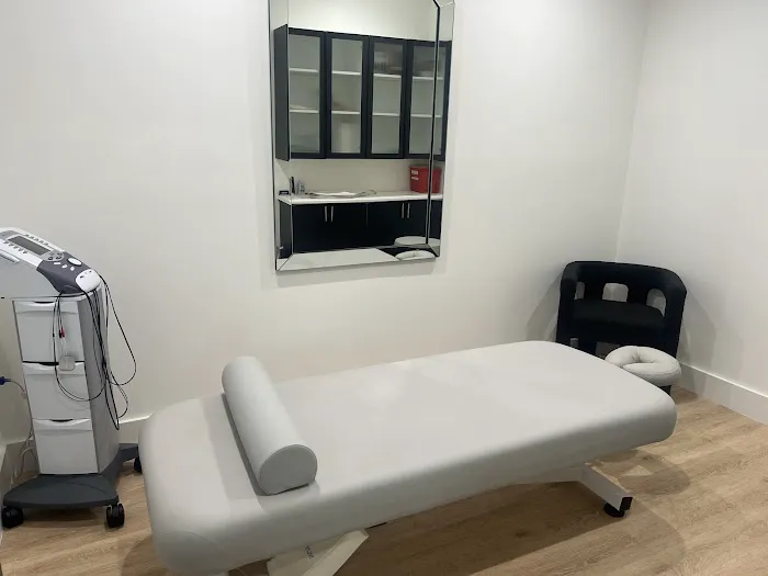 Sinar Chiropractic Treatments Picture 10