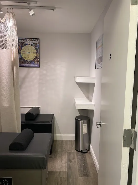 Dr. Watins - West Side Comprehensive Chiropractic Picture 3