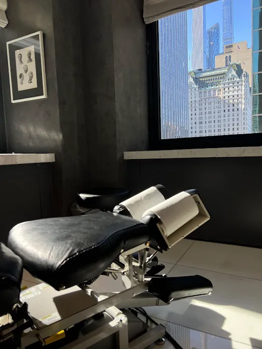 naderi chiropractic Picture 1