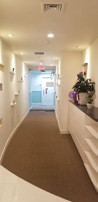 실반통증병원 Sylvan Chiropractic Massage, PC Picture 2