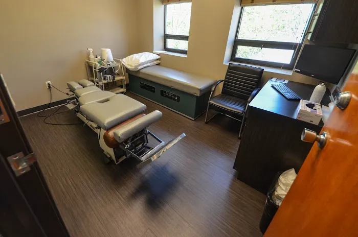 Kayal Orthopaedic Center, Physical Therapy & Chiropractic Picture 3