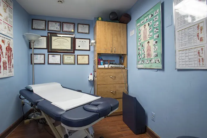 Frio Chiropractic Offices Picture 10