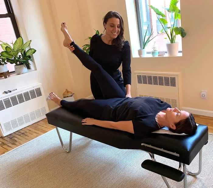 Dr. Sura Corrigan Chiropractic & Holistic Family Wellbeing Picture 9