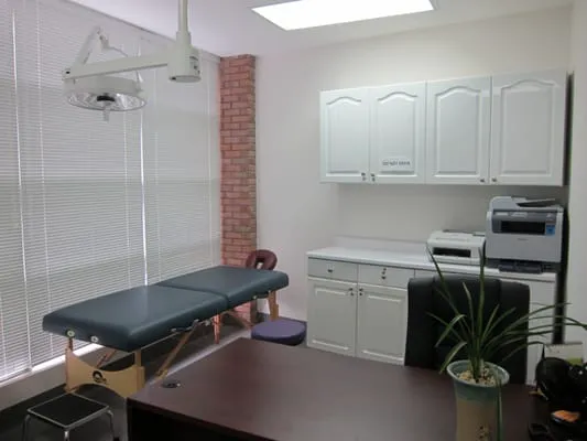 Dr. Yom's Chiropractic & Alternative Care (Carezone Rehabilitation Center) Picture 5