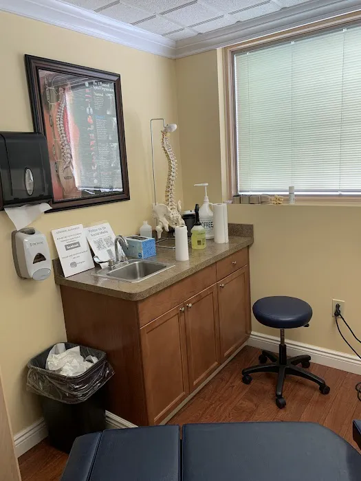 Northeastern Spinal Health & Rehabilitation Picture 5