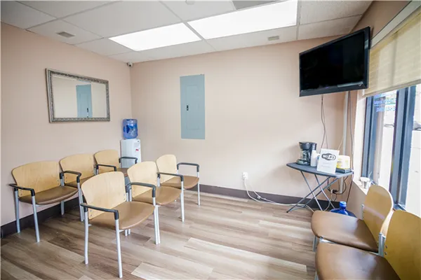 Queens Chiropractic Associates and Physical Therapy Picture 5