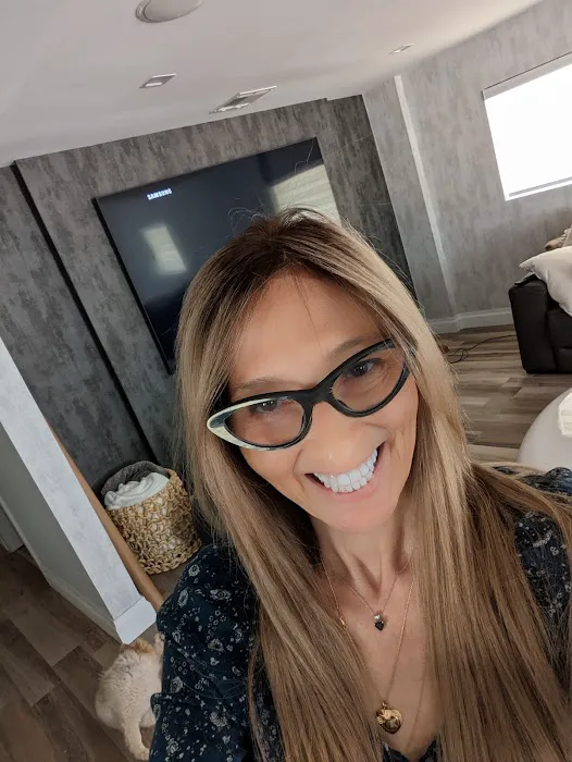 Rosen-Fox Elicia DC Picture 2