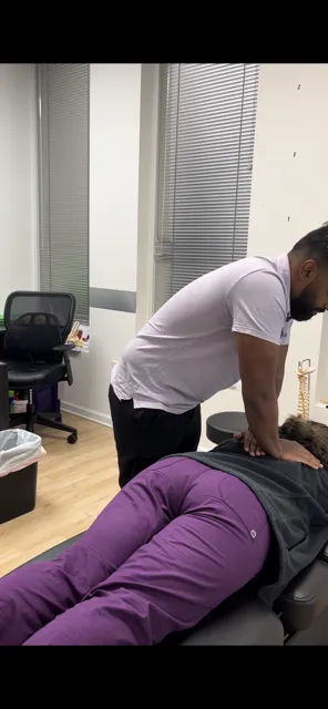 En Hands Chiropractic Picture 1