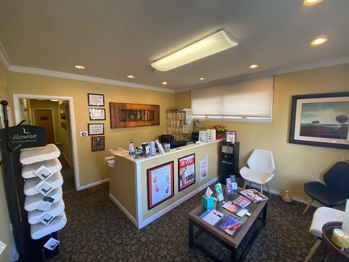 Kaiser Chiropractic & Weight Loss Center, Chiropractor Mitchel Kaiser Picture 2