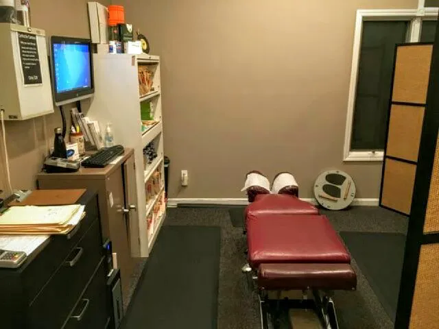 Charschan Chiropractic And Sports Injury Associates Picture 2