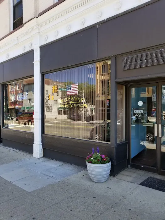 Kahn Bruce R DC, Chiropractor Picture 2