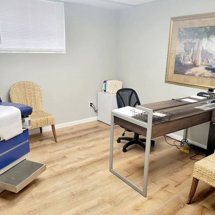 Suffolk Physical Therapy & Chiropractic Picture 2