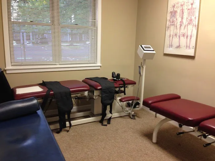 Floral Vale Chiropractic: Dr. Brian Hymowitz Picture 3