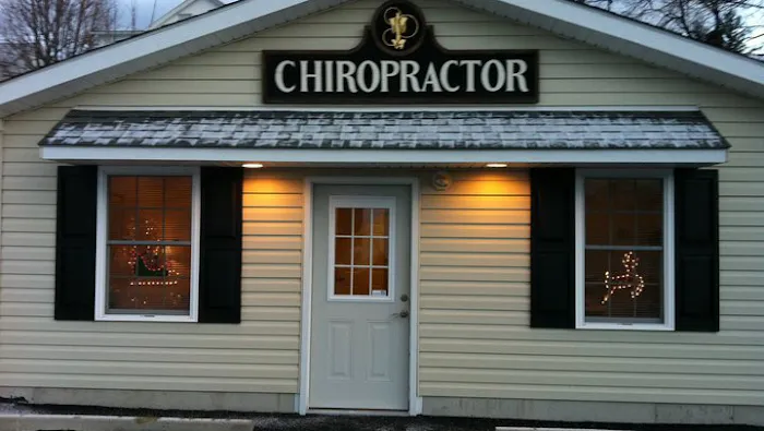 Jason M. Skrimcovsky, DC/Carbon Chiropractic Picture 2