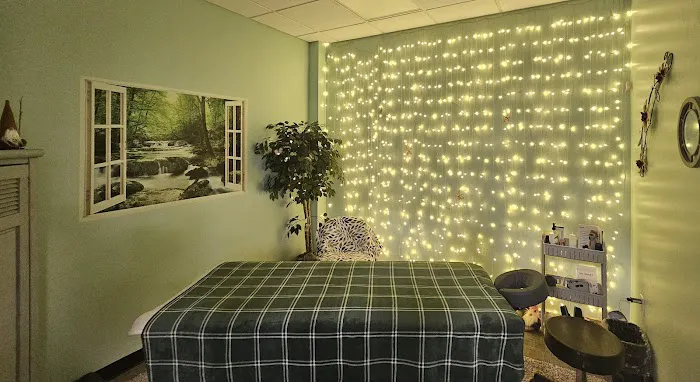 HEALING ENERGIES CHIROPRACTIC AND WELLNESS CENTER Picture 3