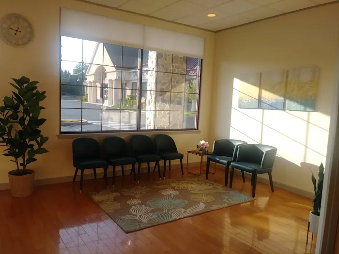 Happy chiropractic & wellness center Picture 3