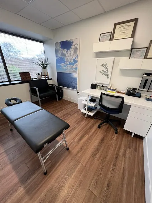 Lotus Spine and Strength: Chiropractic and Sports Rehab Picture 2