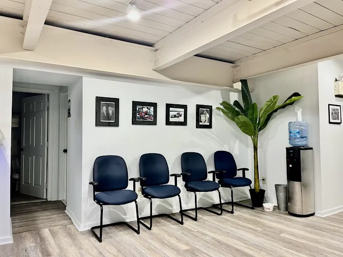 Maxcare Chiropractic Picture 2