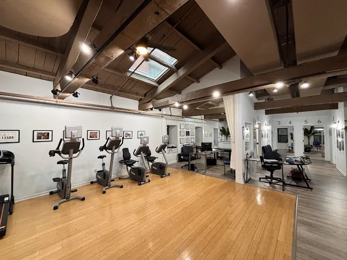 Maxcare Chiropractic Picture 3