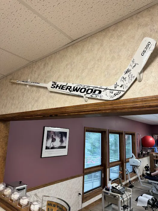 Homza Chiropractic Wellness & Rehab Picture 8