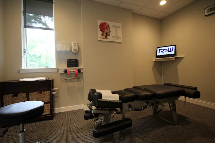 Main Line Disc | Chiropractor, Sciatica, Spinal Decompression Picture 3