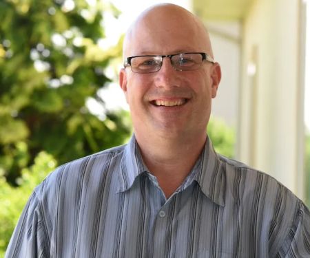 Dr Keith Yocum