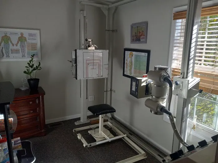 Pisker Family Chiropractic & Wellness Center Picture 2