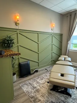 Dr. Maisie Hahn, DC CCSP Picture 4