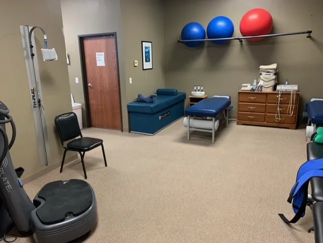 Hauser Chiropractic & Acupuncture Picture 1