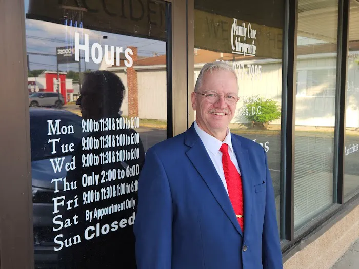 CHIROPRACTOR JAIME GONZALEZ, DC Picture 3