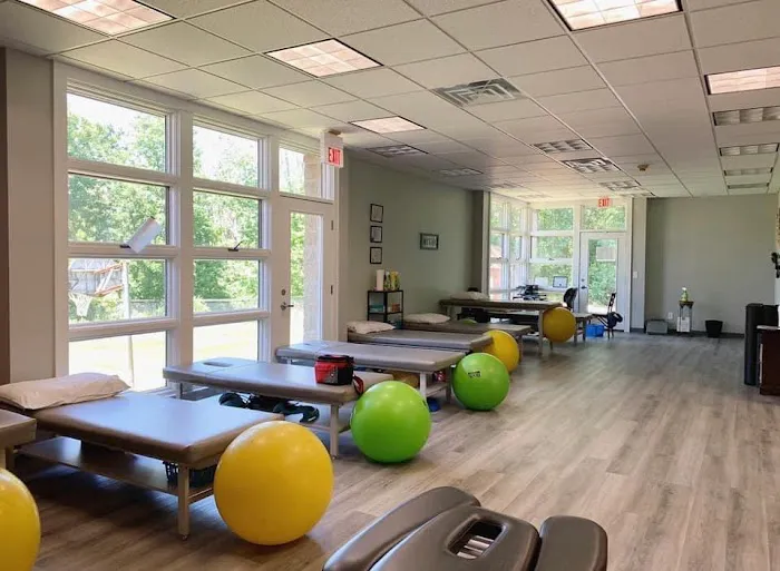 Health Centered Medical | A Knee, Back, & Joint Pain Clinic Picture 3