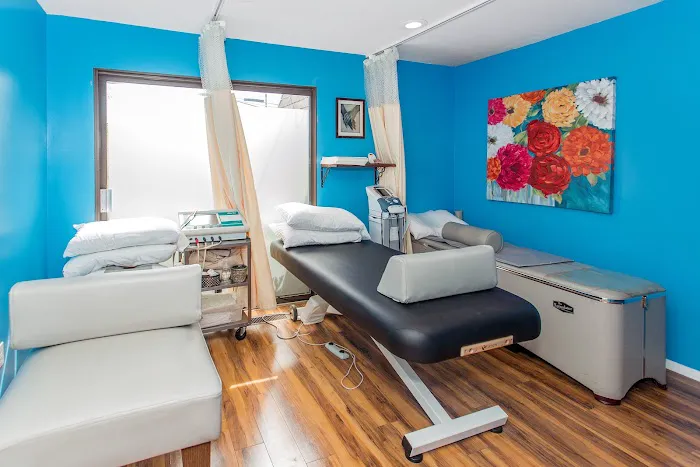 Apex Chiropractic & Wellness Center: Dr. Laurie Jahnke DC & Dr. Stephan Moje DC Picture 1