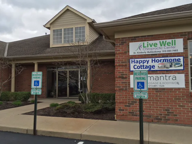 Live Well Chiropractic Center Picture 2