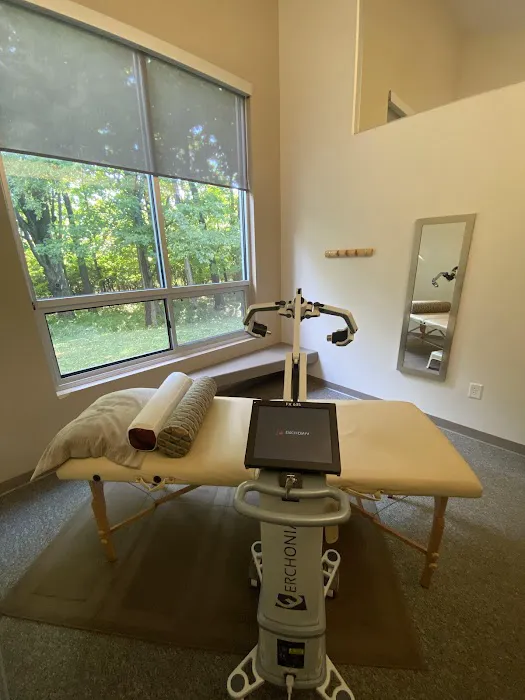 Living Well Spine Center Picture 1