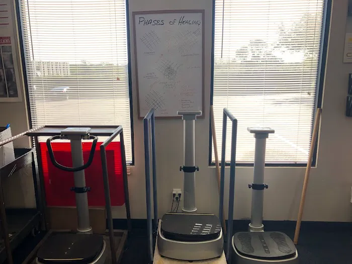 Texas Back Care / Allied Occupational Medicine / Carl M. Naehritz III, D.C., C.M.E. Picture 4