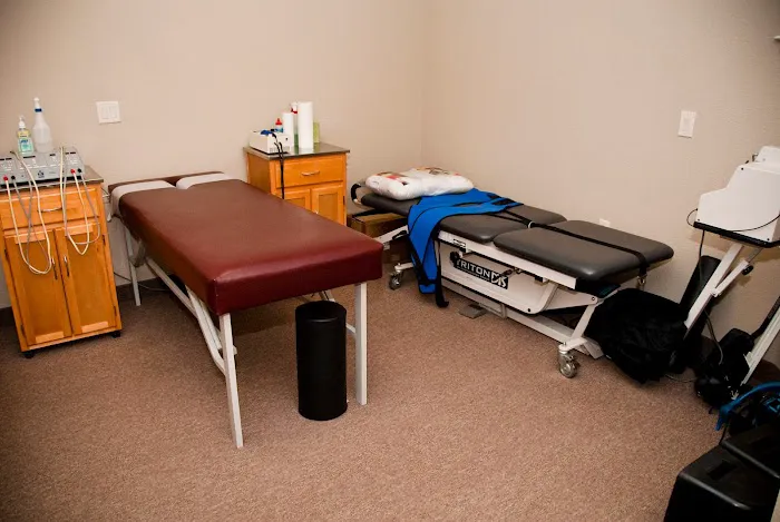 Green Oaks Spine & Sport Picture 1