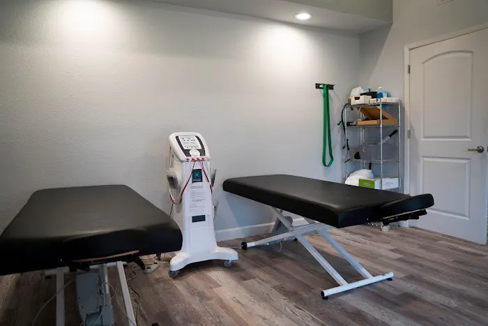 ZENITH - Injury Relief & Wellness Clinic Picture 5