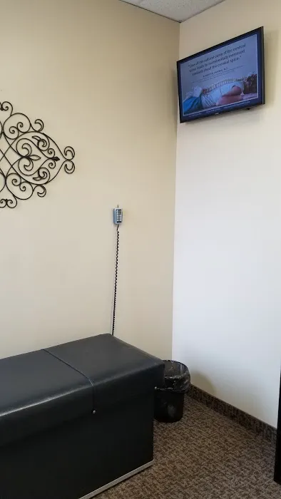 Quiroz Chiropractic - Carrollton Picture 3