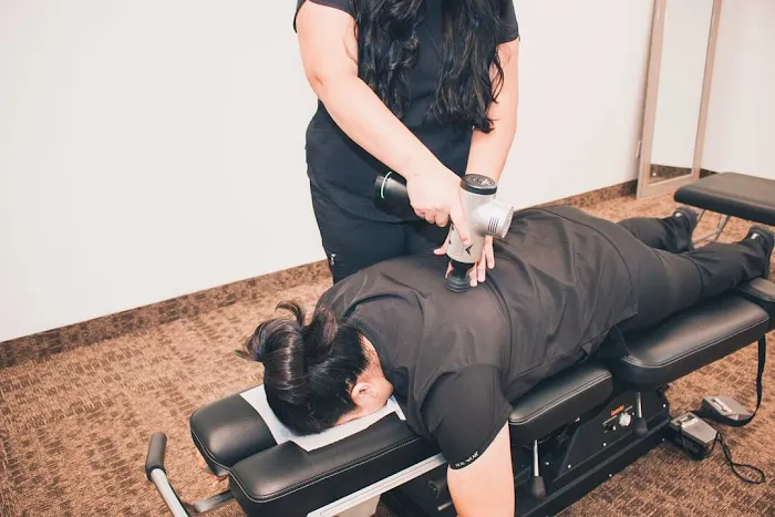 La.Quiro Chiropractic Wellness Clinic Picture 8