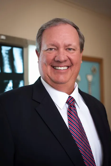 River Oaks Chiropractic Clinic: Dale L. White Jr. DC Picture 2