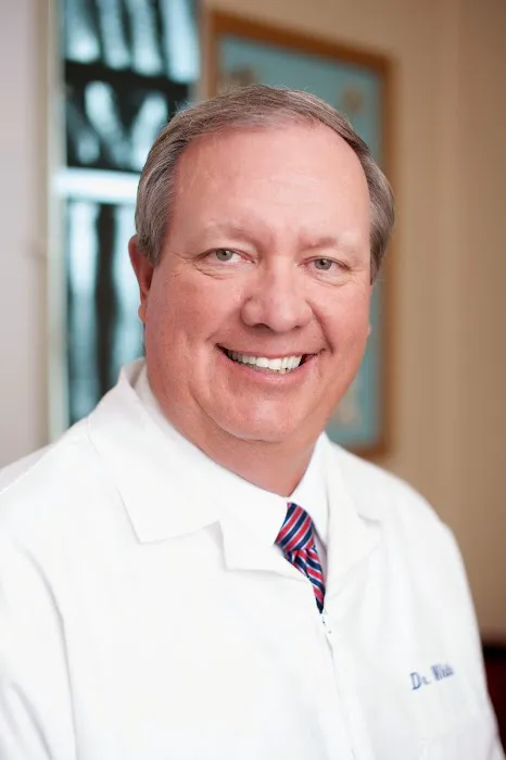 River Oaks Chiropractic Clinic: Dale L. White Jr. DC Picture 1