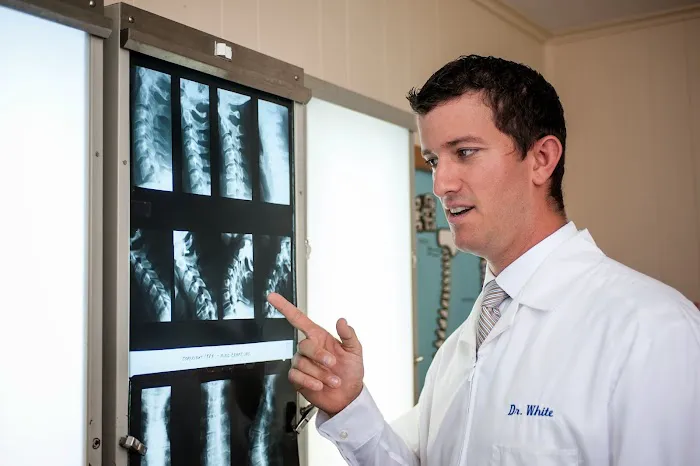 River Oaks Chiropractic Clinic: Dale L. White Jr. DC Picture 5