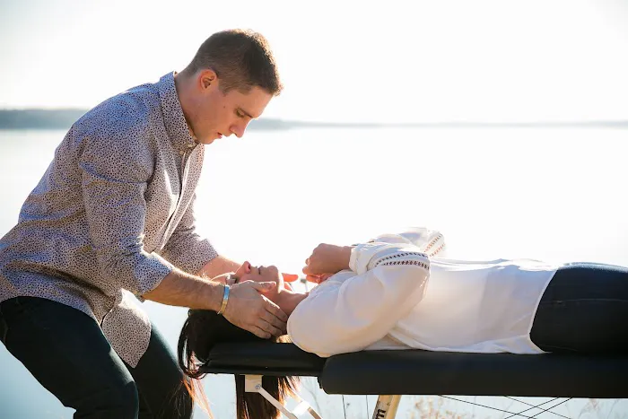 R Family Chiropractic Picture 1