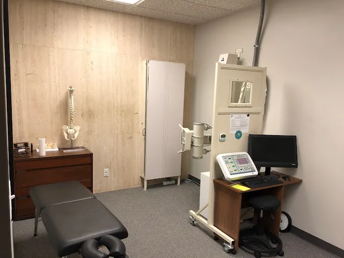 R Family Chiropractic Picture 8