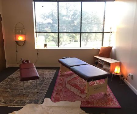 Hana Holistics & Chiropractic
