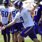 Dr. Sam Symmank, D.C.