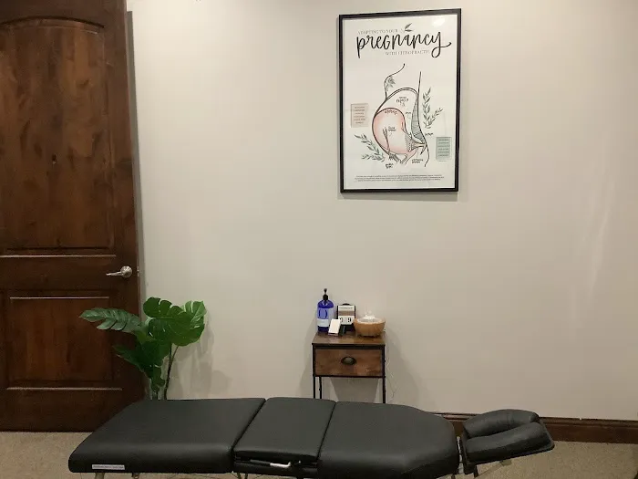 Aura Chiropractic & Family Wellness Picture 1