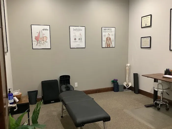 Aura Chiropractic & Family Wellness Picture 4