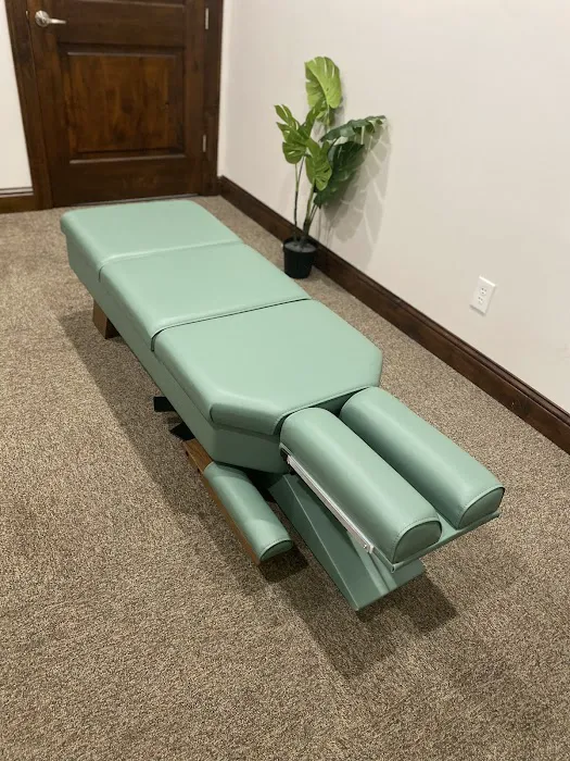 Aura Chiropractic & Family Wellness Picture 3